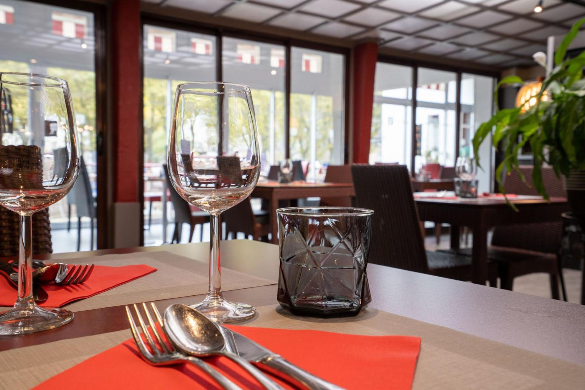 Logis Central Hotel - Restaurant & Spa Bort-les-Orgues Esterno foto