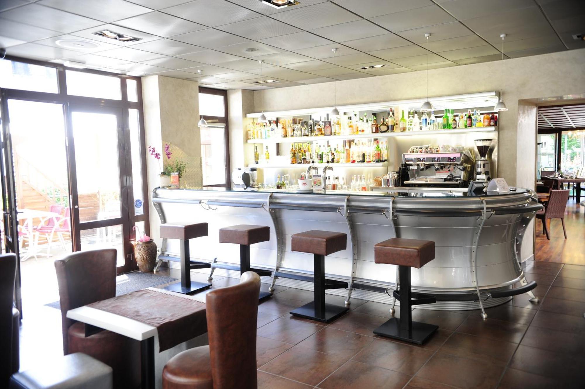 Logis Central Hotel - Restaurant & Spa Bort-les-Orgues Esterno foto