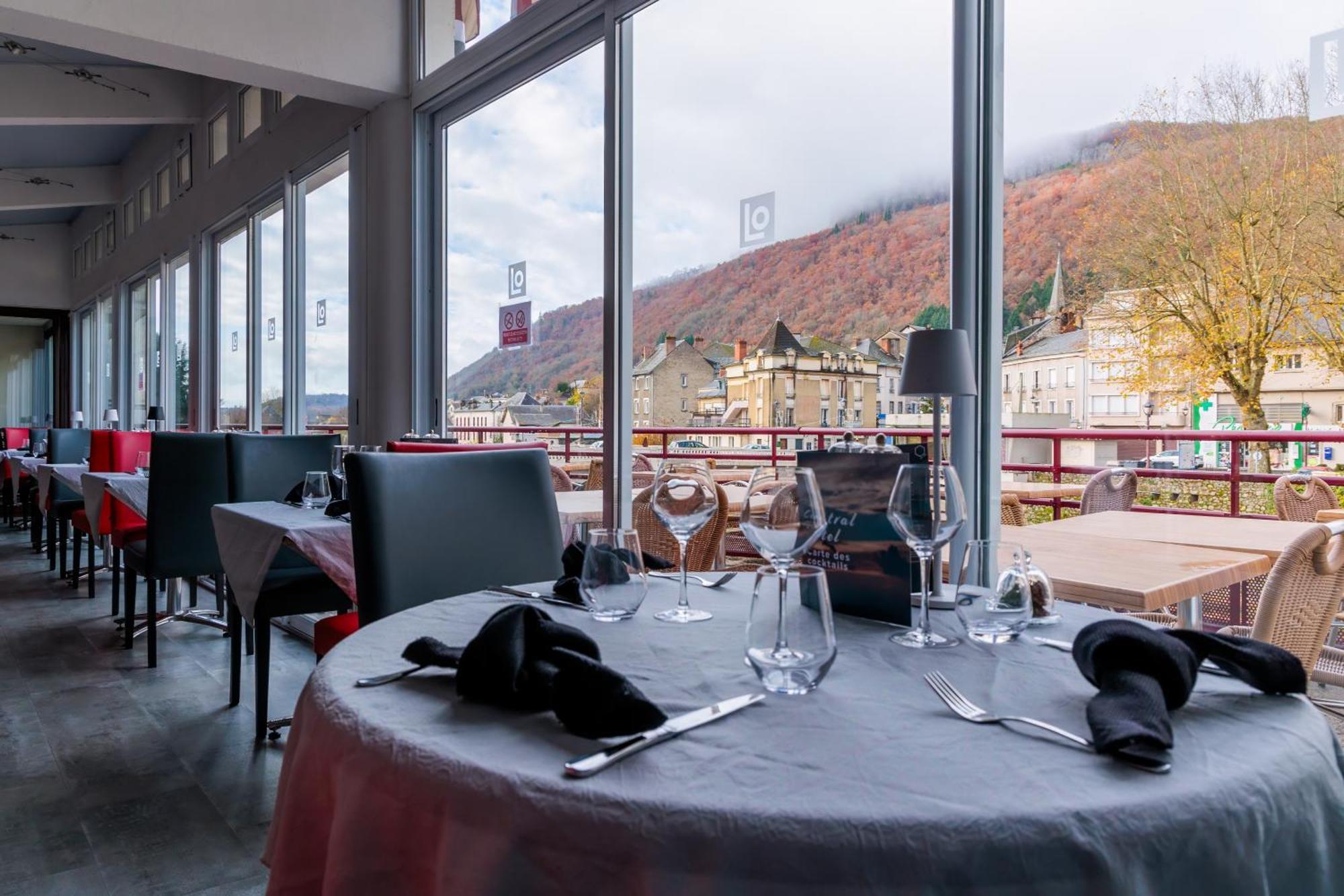 Logis Central Hotel - Restaurant & Spa Bort-les-Orgues Esterno foto